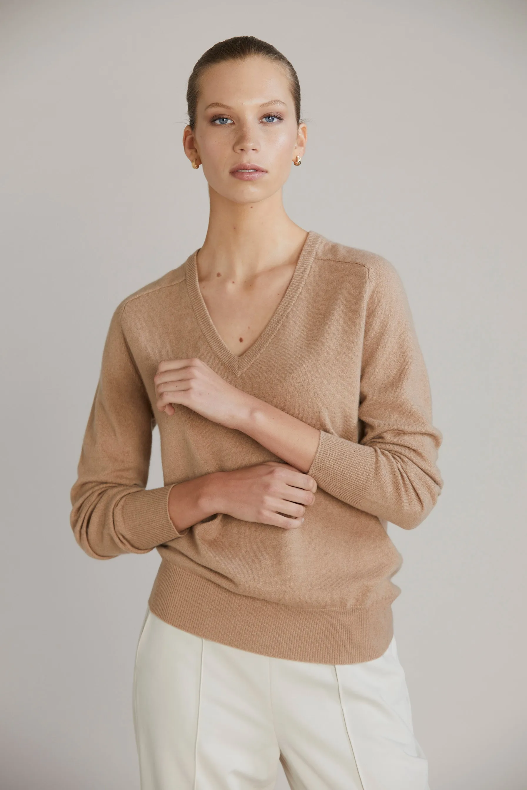 Amy Cashmere V-Neck - Crumble