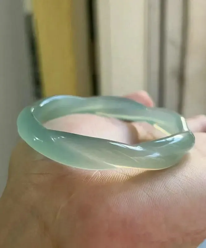 Art Light Green Chalcedony Agate Bangle ML0700